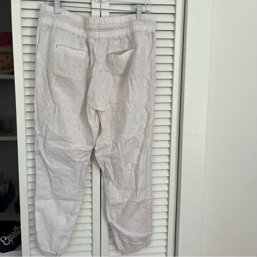 Athleta Cabo Linen Joggers 12P Pale Mini Cheetah pattern - Picture 5 of 8